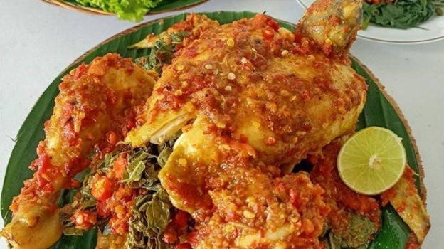 Ayam Betutu Bali: Gurihnya Rempah yang Meresap Hingga ke Tulang