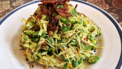 Lawar Bali: Kombinasi Sayur dan Daging dengan Cita Rasa Khas
